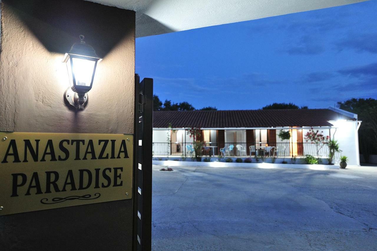 Anastazia Paradise Kolios Bagian luar foto